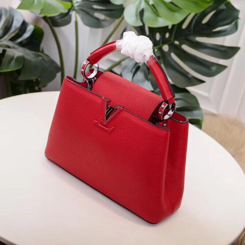 LOUIS VUITTON Taurillon Capucines BB Rubis